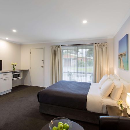 Best Western Colonial Village Motel Warrnambool Exterior photo