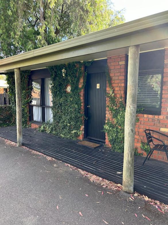 Best Western Colonial Village Motel Warrnambool Exterior photo