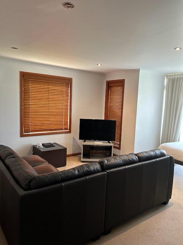 Best Western Colonial Village Motel Warrnambool Room photo